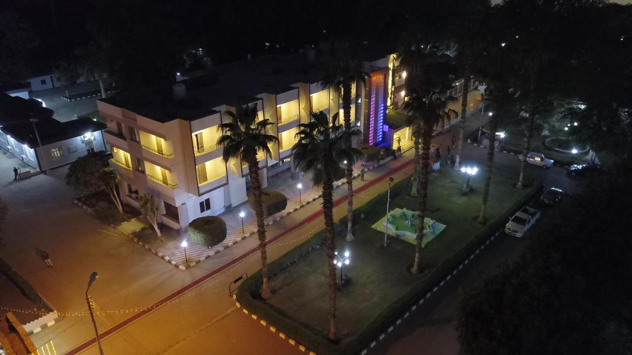 Jewel Assiut Hotel Екстериор снимка